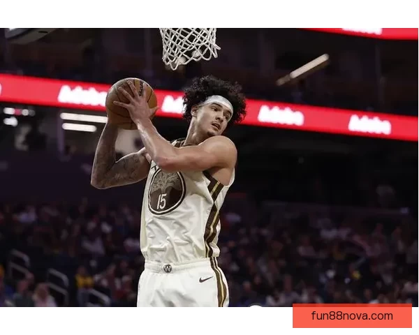 桑托斯近三场场均接近25分准星超六成 科尔盛赞弟子进步显著