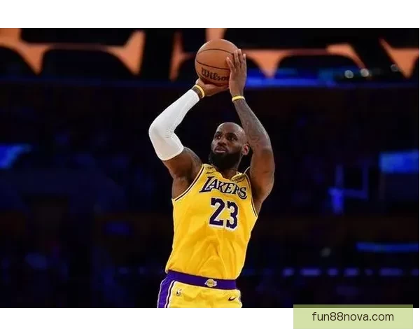 勒布朗41岁逆袭超越极限创纪录 见证顶级自律与不屈精神