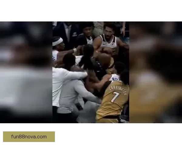 雷霆奇才爆发大规模冲突四人被逐米切尔出面调解局势