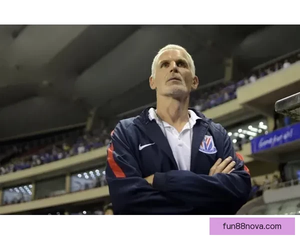 勒夫复出引关注 加纳临时换帅 世界冠军教头再度执掌帅印